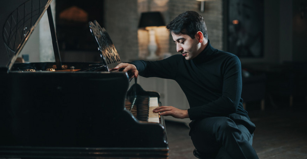 Luka Okros zongoraestje